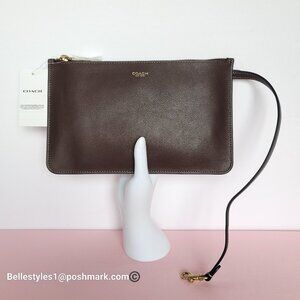 COACH Natural Grain Leather Top-Zip Pouch with Dog-clip Leash- Maple color⭐